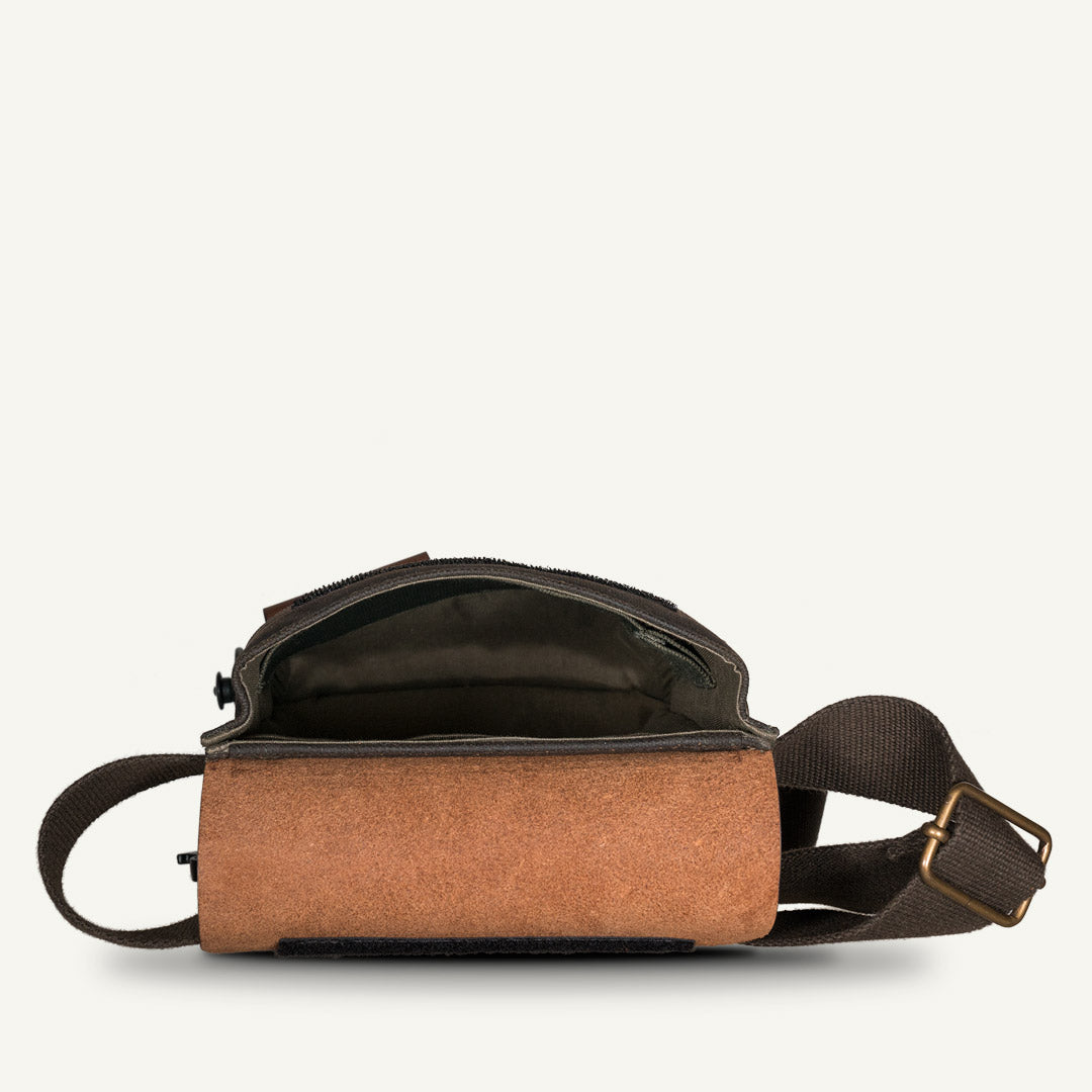 Interior of the leg bag for bikers.