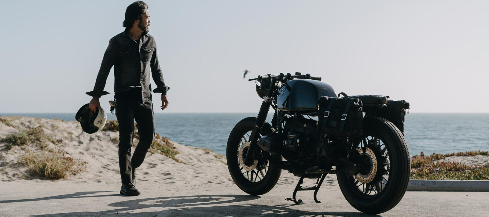 VINTAGE BMW R100 HEAD TURNER.