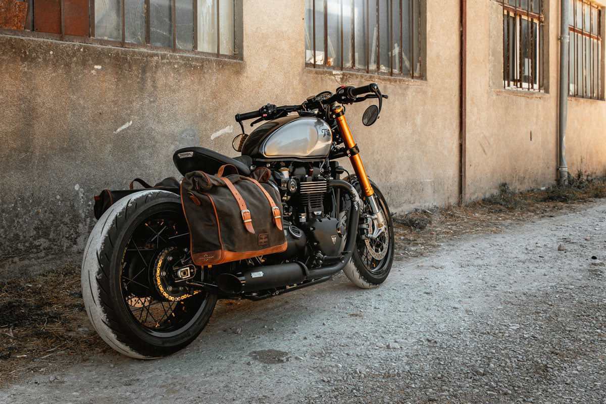 Cool saddlebag on Triumph Bobber moto.