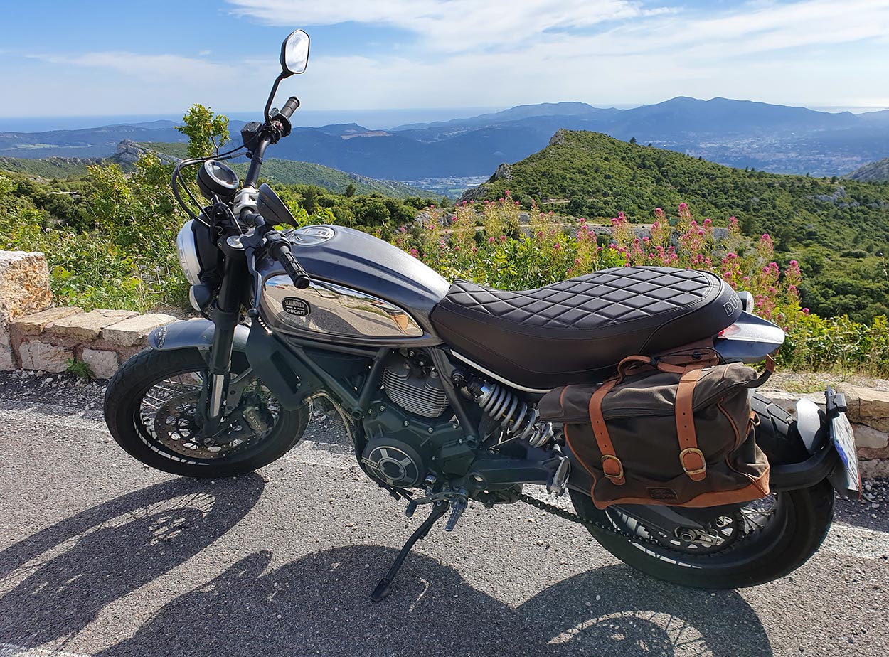 Saddlebag on Ducati Scrambler Icon.