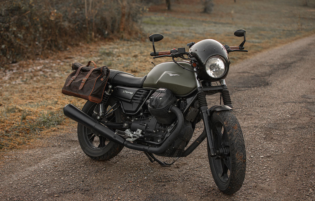 Saddlebags on Moto Guzzi V7 III Stone.