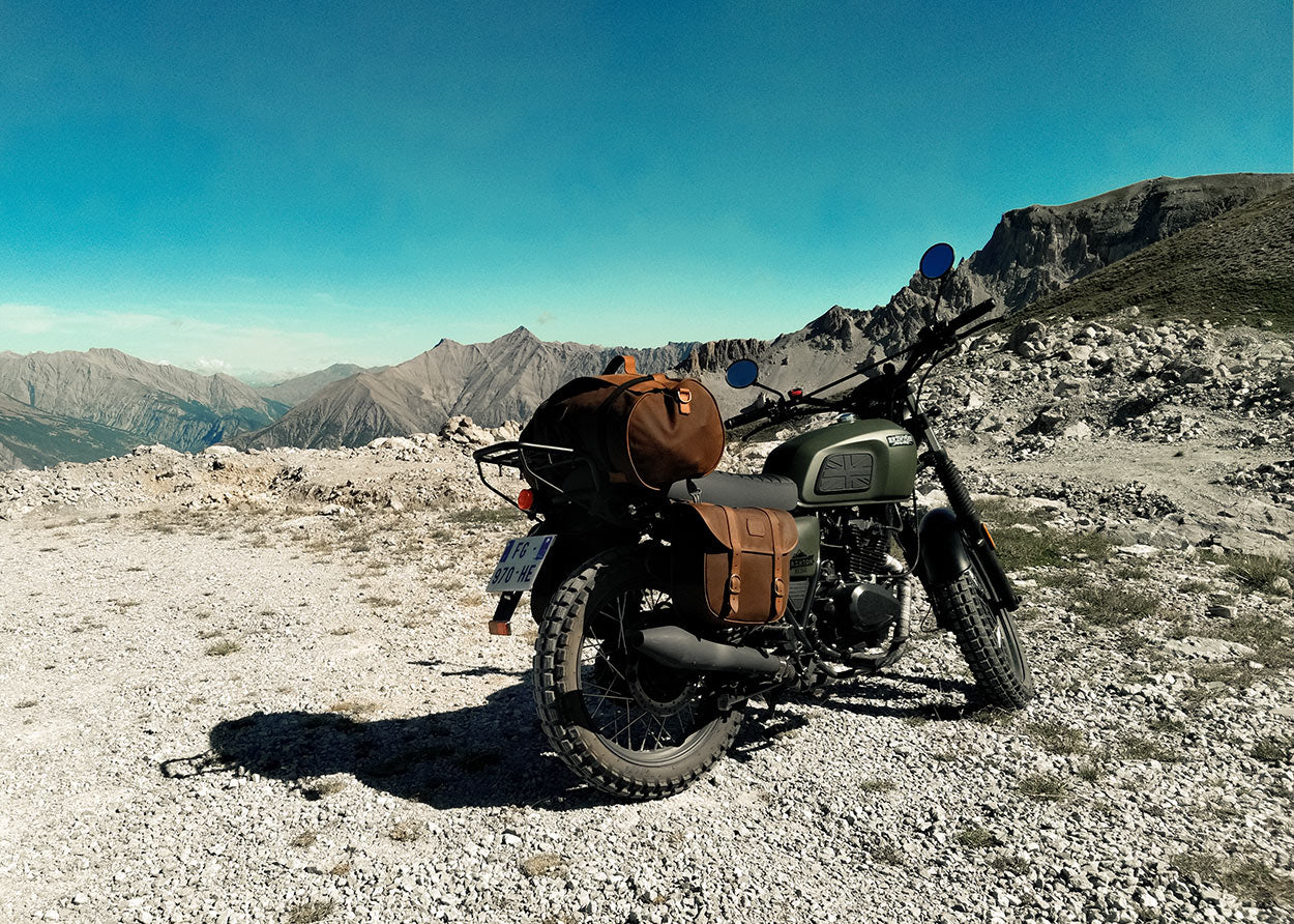 Saddlebags on Scrambler Brixton.