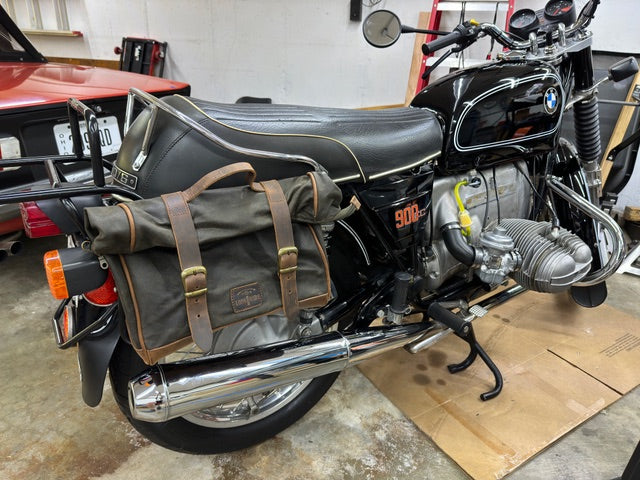 Cool saddlebag for vintage BMW R90/6.