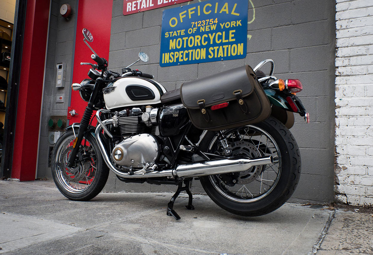 Official waxed cotton triumph pannier bag.
