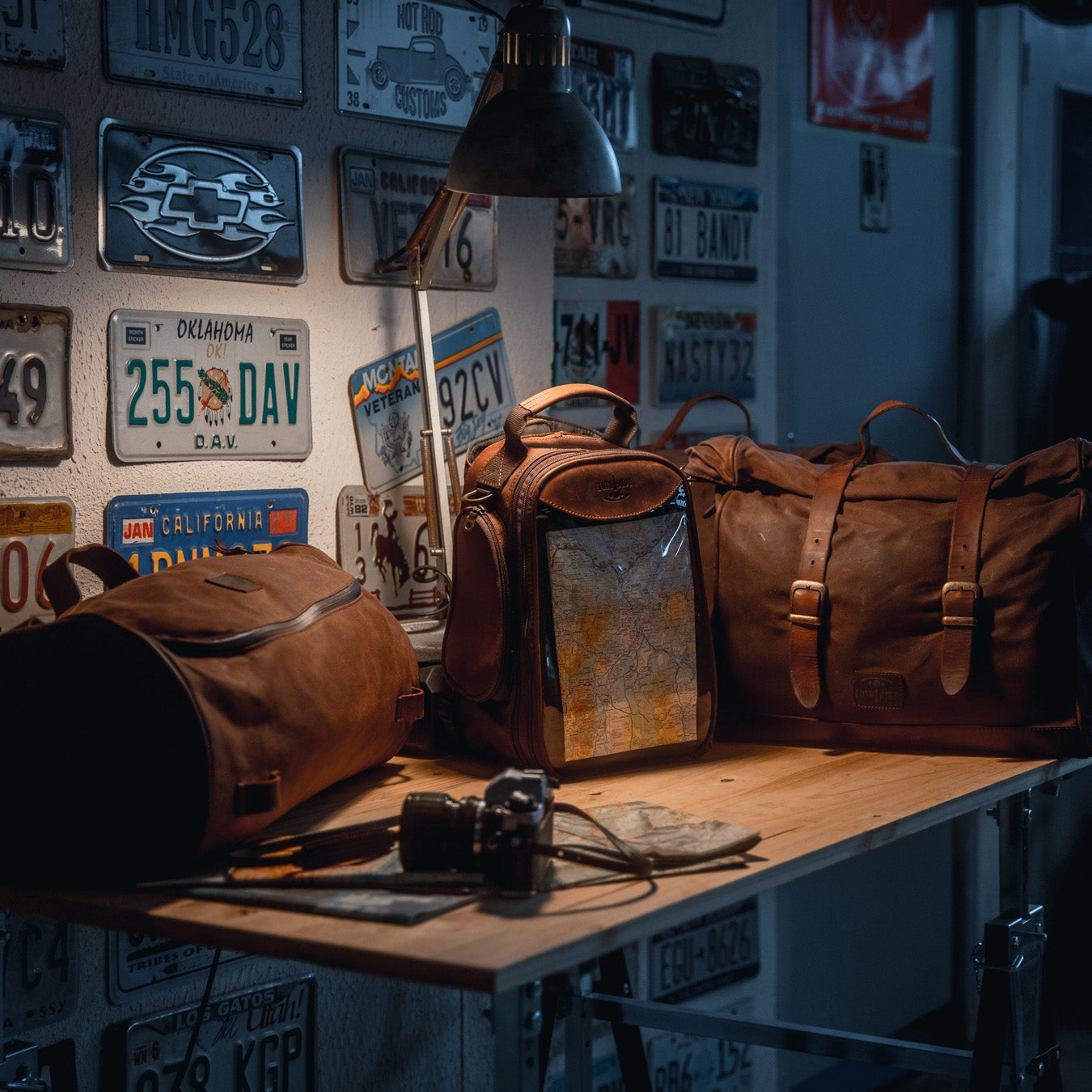 Vintage luggage for Moto guzzi V7.
